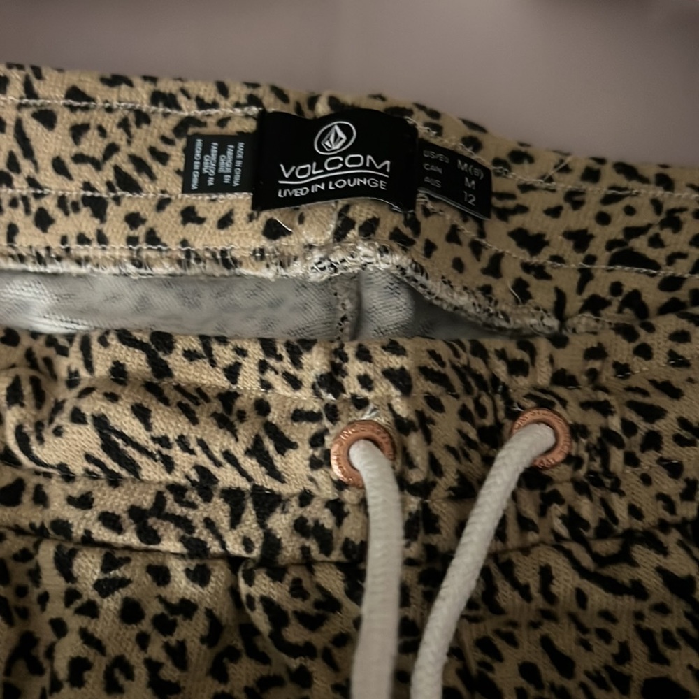 Volcom - Picture 3 of 7